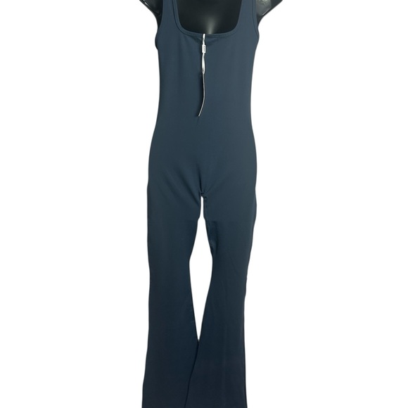Jumpsuit - Picture 6 of 7